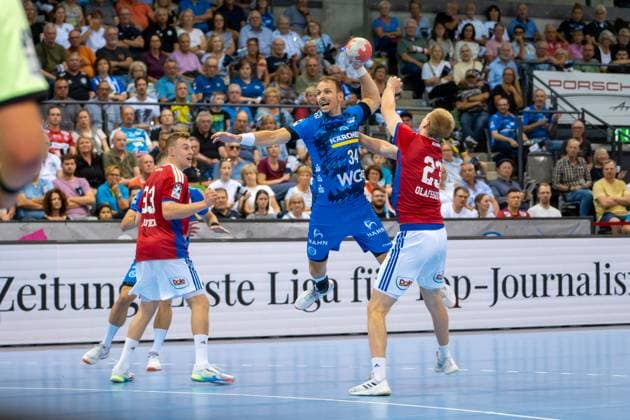 Handball I Herren I Saison 2025-2026 I Bundesliga I 1. Spieltag I TVB Stuttgart - HSV Hamburg I 31.08.2025 Kai Häfner (34, TVB Stuttgart) im Wurf Stuttgart Porsche Arena Baden-Württemberg Deutschland Copyright: xLobeca MaxxPetershansx