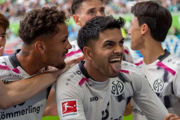 Deutschland: Fußball 1. Bundesliga, 2. Spieltag, VfL Wolfsburg-FSV Mainz 05 2025 26 am 31.8.2025 in Wolfsburg (Volkswagen-Arena): Nadiem Amiri (1. FSV Mainz 05 10) Torjubel *** Germany Soccer 1 Bundesliga, Matchday 2, VfL Wolfsburg FSV Mainz 05 2025 26 on 31 8 2025 in Wolfsburg Volkswagen Arena Nadiem Amiri 1 FSV Mainz 05 10 Goal celebration Copyright: xSvenxHeidmannx