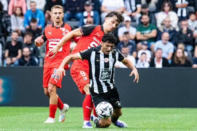 FOOTBALL : SCO Angers vs Stade Rennais - Ligue 1 - JournÃ e 3 - 31 08 2025 Yassin Belkhdim (SCO ANGERS) Esteban Lepaul (Stade Rennais) AngersFrance  Copyright: xBaptistexAutissierx