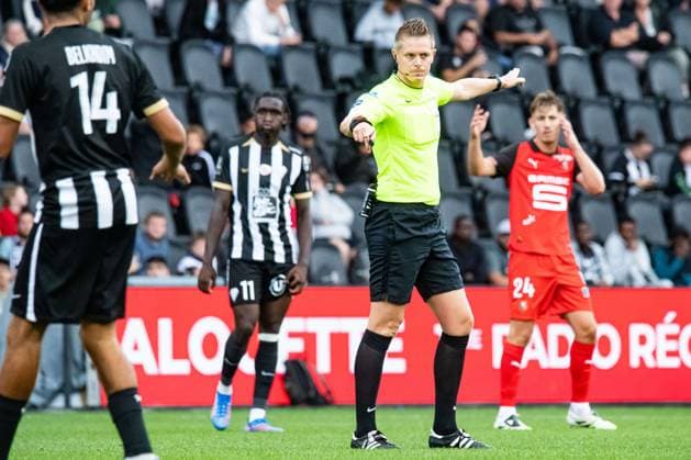 FOOTBALL : SCO Angers vs Stade Rennais - Ligue 1 - JournÃ e 3 - 31 08 2025 Marc Bollengier (Arbitre Central) AngersFrance  Copyright: xBaptistexAutissierx