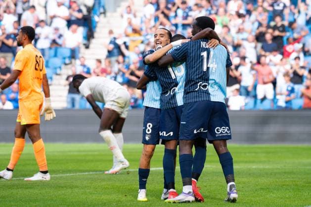 FOOTBALL : Le Havre vs Nice - Ligue 1 - 31 08 2025 Fode Doucoure ( 13 - Le Havre ) celebrates with teammates during the Ligue 1 match between Havre AC and OGC Nice at Stade Oceane on August 31, 2025 in Le Havre, France. ( Photo by Federico Pestellini PsnewZ ) - Le HavreFrance  Copyright: xFedericoxPestellinix
