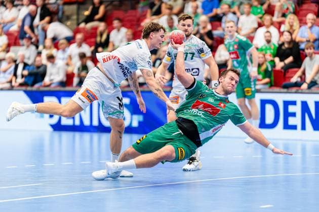 v.l. Victor Kloeve (Frisch Auf Goeppingen, 07), Tom Bergner (GWD Minden, 28) GER, GWD Minden vs. Frisch Auf Goeppingen, Handball, 1. Bundesliga, 1. Spieltag, Spielzeit 2025 2026, 31.08.2025 GER, GWD Minden vs. Frisch Auf Goeppingen, Handball, 1. Bundesliga, 1. Spieltag, Spielzeit 2025 2026, 31.08.2025 Luebbecke Copyright: xEibner-Pressefoto JanxRollingerx EP_JSK