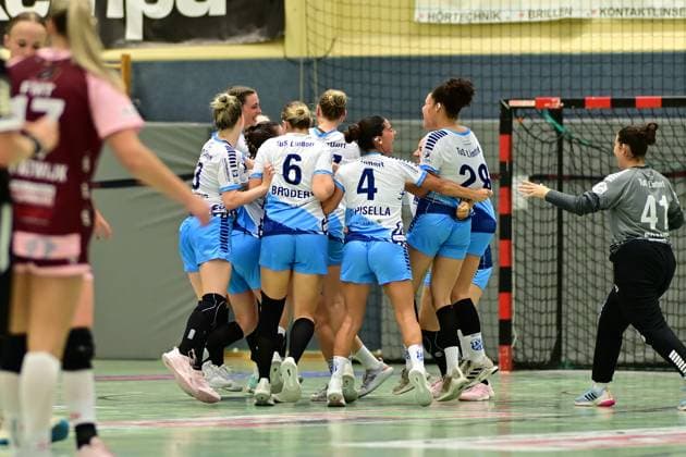 Handball I Frauen I Saison 2025-2026 I 2. HBF I 1. Spieltag I HL Buchholz 08-Rosengarten - TuS Lintfort I 31.08.2025 Jubel, Begeisterung, Enthusiasmus, Euphorie, Freude, Glücksgefühl, Heiterkeit bei: TuS Lintfort Buchholz in der Nordheide Nordheidehalle Niedersachsen Deutschland Copyright: xLobeca FelixxSchlikisx