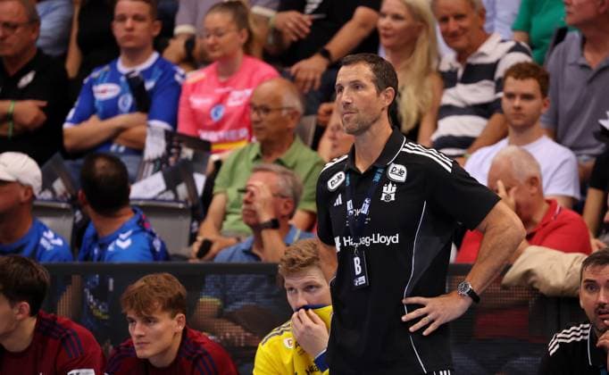 31.08.2025, Deutschland, Stuttgart, Handball Bundesliga Saison 2025 2026, TVB Stuttgart vs. Hamburger SV, HSV Trainer Thorsten Jansen