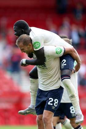 Nottingham Forest v West Ham United - Premier League Tomas Soucek and El Hadji Malick Diouf of West Ham United celebrate after winning the Premier League match between Nottingham Forest and West Ham United at City Ground on August 31, 2025 in Nottingham, England. Nottingham City Ground England United Kingdom Copyright: xNigelxFrench Sportsphoto APLx 14134307