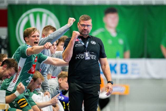 31.08.2025 - Handball, 2025 2026, 1. Bundesliga, 1. Spieltag, GWD Minden - Frisch auf Göppingen: (L-R) Niclas Benedict Heitkamp (Minden), Aaron Ziercke (Trainer - Minden)