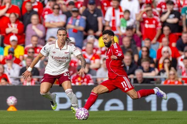 Football - FA Premier League - Liverpool FC v Arsenal FC LIVERPOOL, ENGLAND - Sunday, August 31, 2025: Liverpool s Mohamed Salah is challenged by Arsenal s Riccardo Calafiori during the FA Premier League match between Liverpool FC and Arsenal FC at Anfield. (Photo by David Rawcliffe Propaganda) LIVERPOOL Anfield MERSEYSIDE ENGLAND  Copyright: xDavidxRawcliffex P2025-08-31-Liverpool_Arsenal-18