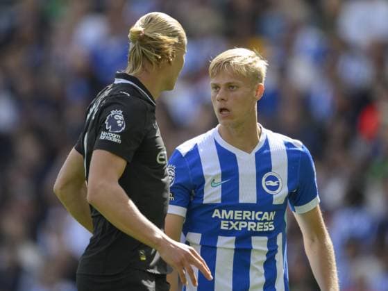 Brighton, England, August 31 2025: Brighton & Hove Albion s Jan Paul van Hecke (right) having a confrontation with Manchester City s Erling Haaland during the Premier League match between Brighton and Hove Albion and Manchester City at the American Express Stadium. (Photo by David Horton Sports Press Photo) Copyright: xDavidxHorton SportsxPressxPhotox Sportspressphoto_SPR19079