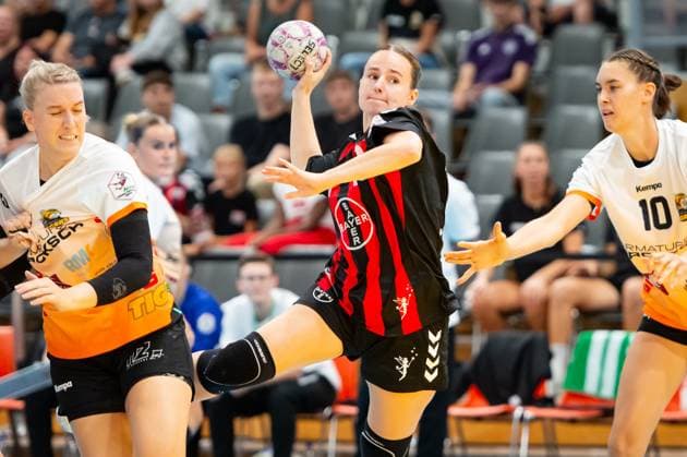 Sophia Cormann (Bayer Leverkusen,No.10) in Aktion DEU, Leverkusen 31.08.2025 Handball, 2. Bundesliga Frauen 2025 2026, 1. Spieltag, Bayer 04 Leverkusen - VfL Waiblingen