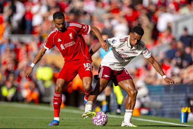 Football - FA Premier League - Liverpool FC v Arsenal FC LIVERPOOL, ENGLAND - Sunday, August 31, 2025: Liverpool s Cody Gakpo and Arsenal s JurriÃ«n Timber during the FA Premier League match between Liverpool FC and Arsenal FC at Anfield. (Photo by David Rawcliffe Propaganda) LIVERPOOL Anfield MERSEYSIDE ENGLAND  Copyright: xDavidxRawcliffex P2025-08-31-Liverpool_Arsenal-51