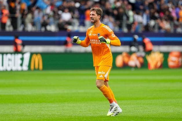 Paris FC v FC Metz - Ligue 1 McDonald s 2025 2026 35 Kevin TRAPP (pfc) during the Ligue 1 McDonald s match between Paris and Metz at Stade Jean Bouin on August 31, 2025 in Paris, France. Paris France  Copyright: xFEPx 776348116
