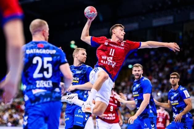 TVB Stuttgart - HSV Hamburg Handball: 1. Bundesliga, Herren, Saison 2025 2026, TVB Stuttgart - HSV Hamburg, Porsche Arena. Hamburgs Nicolaj Jorgensen in Aktion. Stuttgart Porsche Arena Baden-Württemberg Deutschland *** TVB Stuttgart HSV Hamburg Handball 1 Bundesliga, Men, Season 2025 2026, TVB Stuttgart HSV Hamburg, Porsche Arena Hamburgs Nicolaj Jorgensen in action Stuttgart Porsche Arena Baden Württemberg Germany