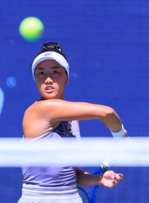 August 31, 2025, Flushing Meadows, New York, USA: Ann Li hits a forehand during a match against Jessica Pegula on Day 8 of the 2025 US Open at USTA Billie Jean King National Tennis Center on Sunday August 31, 2025 in the Flushing neighborhood of the Queens borough of New York City. JAVIER ROJAS PI Flushing Meadows USA - ZUMAp124 20250831_zaa_p124_002 Copyright: xJavierxRojasx