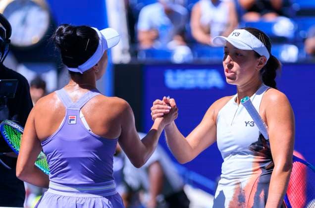 August 31, 2025, Flushing Meadows, New York, USA: Jessica Pegula shake hands with Ann Li after winning her match on Day 8 of the 2025 US Open at USTA Billie Jean King National Tennis Center on Sunday August 31, 2025 in the Flushing neighborhood of the Queens borough of New York City. JAVIER ROJAS PI Flushing Meadows USA - ZUMAp124 20250831_zaa_p124_011 Copyright: xJavierxRojasx