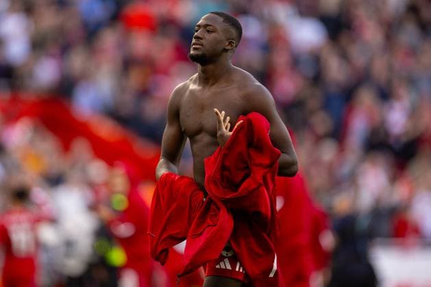 Football - FA Premier League - Liverpool FC v Arsenal FC LIVERPOOL, ENGLAND - Sunday, August 31, 2025: Liverpool s Ibrahima KonatÃ walking to the Kop after the final whistle during the FA Premier League match between Liverpool FC and Arsenal FC at Anfield. (Photo by David Rawcliffe Propaganda) LIVERPOOL Anfield MERSEYSIDE ENGLAND  Copyright: xDavidxRawcliffex P2025-08-31-Liverpool_Arsenal-92