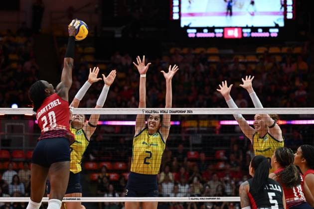Brazil v Dominican Republic - FIVB Women’s World Volleyball Championship BANGKOK, THAILAND - AUGUST 31: Brayelin Elizabeth Martinez (20) of Dominican Republic during the FIVB Women s World Volleyball Championship match between Brazil and Dominican Republic at Huamark Indoor Stadium in Bangkok, Thailand on August 31, 2025. Mustafa Hatipoglu Anadolu Bangkok Thailand. Editorial use only. Please get in touch for any other usage.  Copyright: x2025xAnadoluxMustafaxHatipoglux