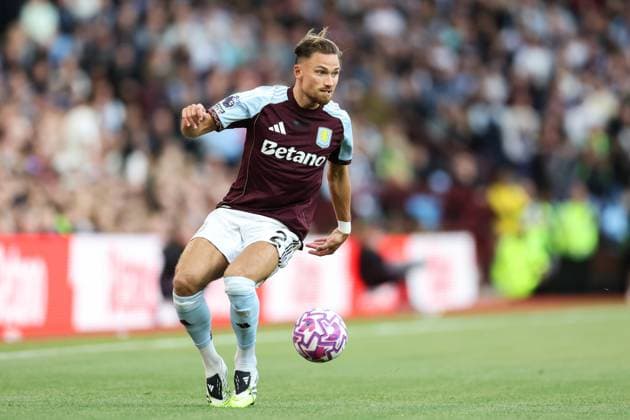 Birmingham, England, 31st August 2025. Matty Cash of Aston Villa controls the ball during the Aston Villa vs Crystal Palace Premier League match at Villa Park, Birmingham. Picture credit should read: Jessica Hornby Sportimage EDITORIAL USE ONLY. No use with unauthorised audio, video, data, fixture lists, club league logos or live services. Online in-match use limited to 120 images, no video emulation. No use in betting, games or single club league player publications. SPI_032_JH_Villa_Palace SPI-4102-0032