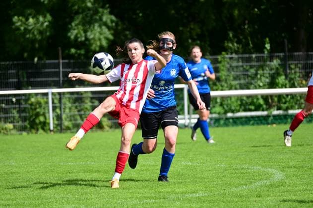 31.08..2025 xkhx Kassel Regionalliga Süd Saison 2025 2026 Frauen KSV Hessen Kassel - FFC Wacker München Franziska Koch (Kassel) gegen Lea Volkmer (Wacker)