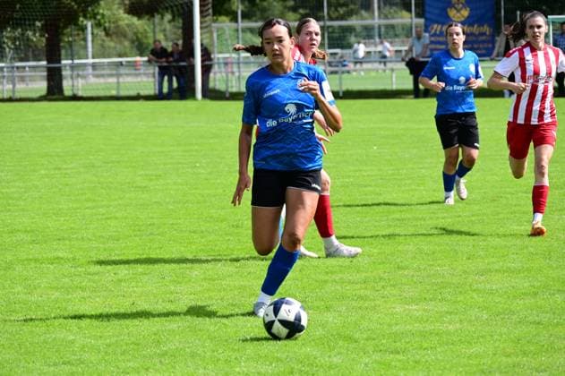 31.08..2025 xkhx Kassel Regionalliga Süd Saison 2025 2026 Frauen KSV Hessen Kassel - FFC Wacker München Freya Sophie Burk (Kassel) gegen Celine Chuang (Wacker)