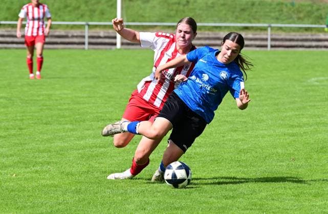 31.08..2025 xkhx Kassel Regionalliga Süd Saison 2025 2026 Frauen KSV Hessen Kassel - FFC Wacker München Freya Sophie Burk (Kassel) gegen Francesca Wagner (Wacker)
