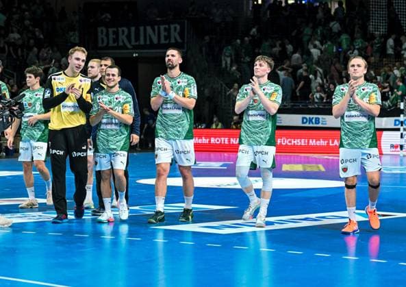 31.08.2025, xlakx, Handball Daikin HBL, Fuechse Berlin - Bergischer HC v.l. Lasse Ludwig (Fuechse Berlin), Tim Freihoefer (Fuechse Berlin),Fabian Wiede (Fuechse Berlin),Nils Lichtlein (Fuechse Berlin),Tobias Grondahl (Fuechse Berlin) Jubel ueber den Sieg, Jubel nach Spielende Berlin
