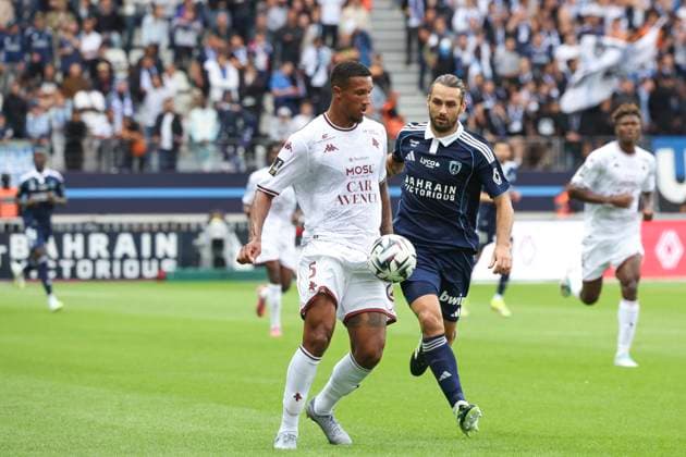 FOOTBALL : Paris FC Vs FC Metz - Ligue 1 - 31 08 2025 Jean-Philippe Gbamin (FC Metz) Vs Vincent Marchetti (Paris FC) ParisFrance  Copyright: xMichtofx