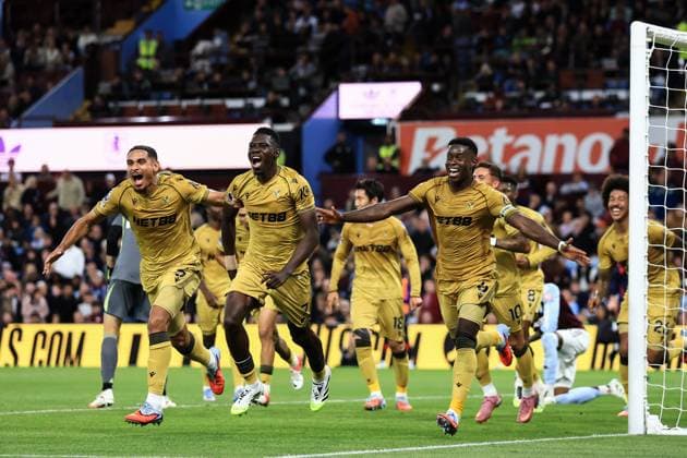Birmingham, England, 31st August 2025. Ismaila Sarr of Crystal Palace celebrates his goal to make it 0-3 during the Aston Villa vs Crystal Palace Premier League match at Villa Park, Birmingham. Picture credit should read: Jessica Hornby Sportimage EDITORIAL USE ONLY. No use with unauthorised audio, video, data, fixture lists, club league logos or live services. Online in-match use limited to 120 images, no video emulation. No use in betting, games or single club league player publications. SPI_074_JH_Villa_Palace SPI-4102-0074