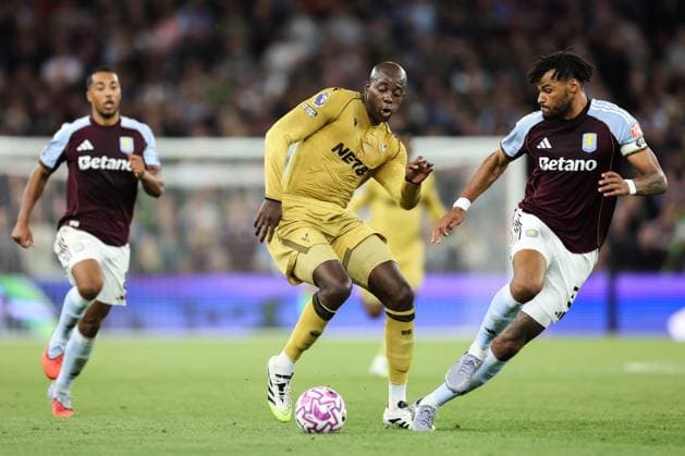 Birmingham, England, 31st August 2025. Jean-Philippe Mateta of Crystal Palace breaks with the ball during the Aston Villa vs Crystal Palace Premier League match at Villa Park, Birmingham. Picture credit should read: Jessica Hornby Sportimage EDITORIAL USE ONLY. No use with unauthorised audio, video, data, fixture lists, club league logos or live services. Online in-match use limited to 120 images, no video emulation. No use in betting, games or single club league player publications. SPI_078_JH_Villa_Palace SPI-4102-0078