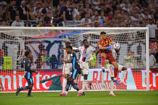 FOOTBALL : FRENCH CHAMPIONSHIP - LYON v MARSEILLE August 31st 2025 Impressive stop by Geronimo Rulli from OM during the French championship Ligue 1 football match between Olympique Lyonnais and Olympique de Marseille on 31 August 2025 at Groupama Stadium in DÃ cines-Charpieu near Lyon, France - Photo Cyril Lestage DÃ cines-CharpieuFrance  Copyright: xCyrilxLestagex