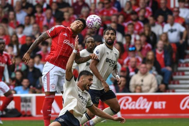Nottingham Forest v West Ham United, English Premier League, The City Ground, Nottingham, UK - 31 August 2025 Nottingham Forest s Igor Jesus headed opportunity marked by West Ham United s Konstantinos Mavropanos , UK NEWSPAPERS OUT Copyright: xRichardxBowcottx