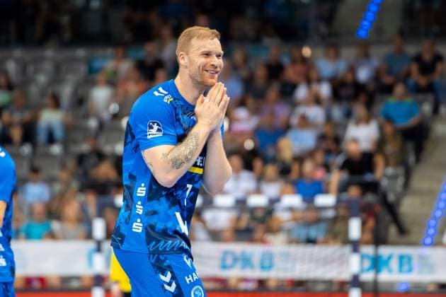 Handball I Herren I Saison 2025-2026 I Bundesliga I 1. Spieltag I TVB Stuttgart - HSV Hamburg I 31.08.2025 Jonas Truchanovicius (37, TVB Stuttgart) Stuttgart Porsche Arena Baden-Württemberg Deutschland Copyright: xLobeca MaxxPetershansx