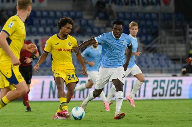 Verona s Antoine Bernede and Lazio s Fisayo Dele-Bashiru during the Serie A Enilive soccer match between SS Lazio and Hellas Verona at the Rome s Olympic stadium, Italy - Sunday, August 31, 2025. - Soccer.  Copyright: xFabrizioxCorradetti LaPressex