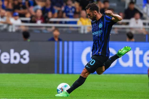 Hakan Calhanoglu of FC Internazionale seen in action during Serie A 2025 26 football match between FC Internazionale and Udinese Calcio at San Siro Stadium  Copyright: xFabrizioxCarabelli IPAxSportx xipa-agency.netx xx IPA_63791368 IPA_Agency_IPA63791368