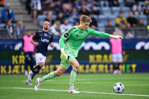 Eliteserien in football 2025 Viking Rosenborg Stavanger 20250831 Rosenborg s goalkeeper Sander Tangvik during the elite football match between Viking and Rosenborg at Lyse Arena in Stavanger Photo Carina Johansen NTB Stavanger Norway EDITORIAL USE ONLY RESTRICTED USE FOR BETTING COMPANIES  Copyright: xCarinaxJohansenx xNTBx