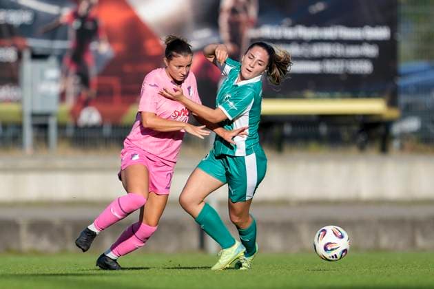 v.li.: Zoe Abegg (TSG II, 20), Aurora Tornaquindici (Fürth, 16), Zweikampf, Spielszene, Duell, duel, tackle, tackling, Dynamik, Action, Aktion, 31.08.2025, St. Leon-Rot (Deutschland), Fussball, Frauen, Regionalliga Süd, TSG 1899 Hoffenheim U20 - SpVgg Greuther Fürth, 31.08.2025, St. Leon-Rot (Deutschland), Fussball, Frauen, Regionalliga Süd, TSG 1899 Hoffenheim U20 - SpVgg Greuther Fürth, DFB DFL REGULATIONS PROHIBIT ANY USE OF PHOTOGRAPHS AS IMAGE SEQUENCES AND OR QUASI-VIDEO.