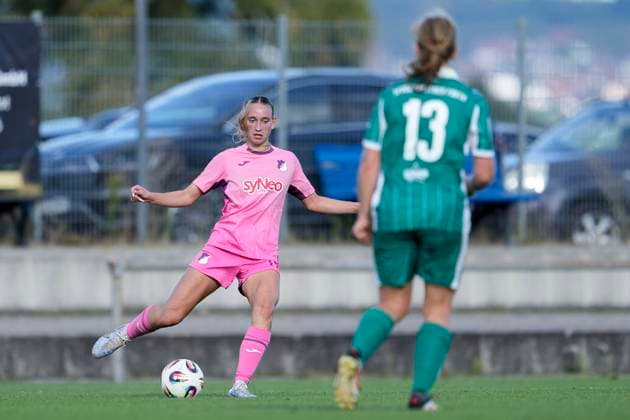 v.li.: Rieke Jungebloed (TSG II, 16), Ann-Kathrin Wolfram (Fürth, 13), Aktion, Action, Spielszene, 31.08.2025, St. Leon-Rot (Deutschland), Fussball, Frauen, Regionalliga Süd, TSG 1899 Hoffenheim U20 - SpVgg Greuther Fürth, 31.08.2025, St. Leon-Rot (Deutschland), Fussball, Frauen, Regionalliga Süd, TSG 1899 Hoffenheim U20 - SpVgg Greuther Fürth, DFB DFL REGULATIONS PROHIBIT ANY USE OF PHOTOGRAPHS AS IMAGE SEQUENCES AND OR QUASI-VIDEO.