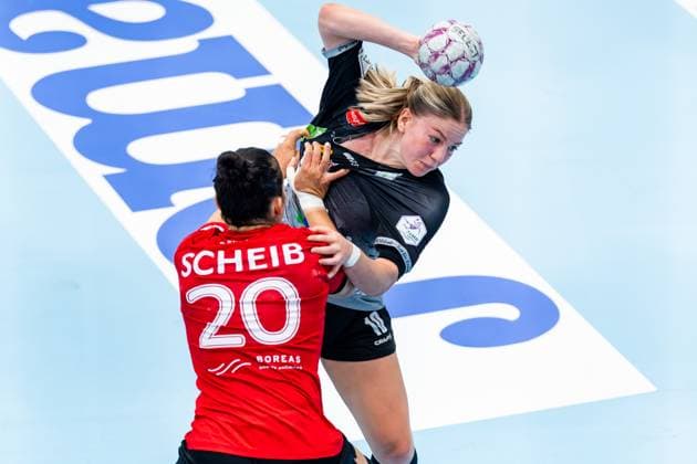 31.08.2025, GER, Handball, Frauen, Saison 2025 2026, Alsco 1.Bl, 1.Spieltag, Thueringer HC - SV Union Halle-Neustadt Wildcats Viktoria Marksteiner (SV Union Halle-Neustadt Wildcats) Jana Scheib (Thueringer HC,20) 99947 Bad Langensalza Salza Halle Sporthalle Mehrz Thüringen Deutschland