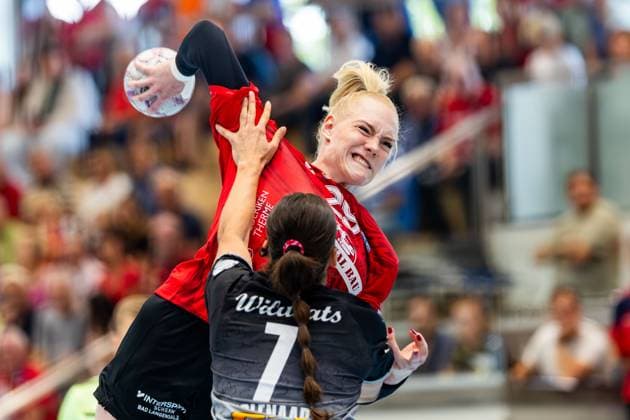 Lynn Molenaar (SV Union Halle-Neustadt Wildcats) Johanna Reichert (Thueringer HC,29) *** Lynn Molenaar SV Union Halle Neustadt Wildcats Johanna Reichert Thueringer HC,29