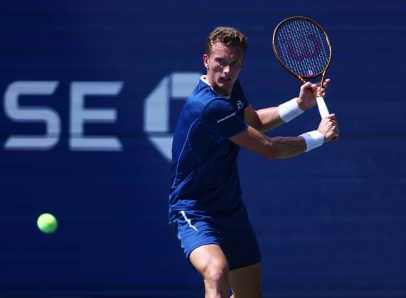 2025 US Open Tennis Championships, Day Eight, Billy Jean-King Tennis Centre, Flushing Meadows, New York, USA, 31 08 2025 Jiri Lehecka (CZE) in action during his fourth round match against Adrian Mannarino (FRA) in the 2025 US Open at Flushing Meadows New York Billy Jean King Tennis Centre, Flushing Meadows New York USA Copyright: xMarkxGreenwoodx