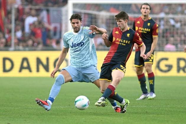 MANUEL LOCATELLI Juventus, MORTEN FRENDRUP Genoa, Serie A 2025-26, Pisa-Roma 0-1, azione, action, contrasto SERIE A 2025-26 GENOA-JUVENTUS 0-1