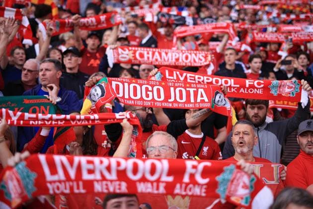 Football - Premier League - Liverpool v Arsenal 31st August 2025 - Premier League - Liverpool v Arsenal - Liverpool fans hold their scarves aloft, including one dedicated to the late Diogo Jota - Photo: Simon Stacpoole Offside. Liverpool UK Copyright: xSimonxStacpoolexOffside