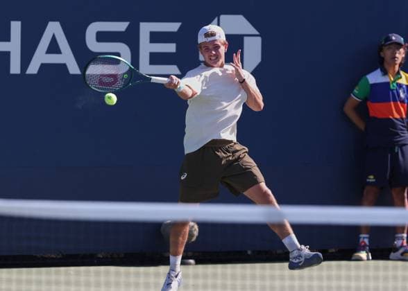 Flynn Thomas (SUI), Jungen Einzel, Boys Singles, US Open Championships 2023, USTA Billie Jean King National Tennis Center, Flushing Meadows, New York, USA . Copyright: xJuergenxHasenkopfx