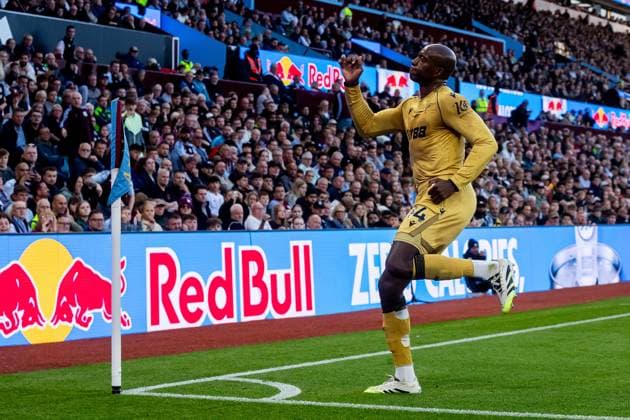 Aston Villa v Crystal Palace Premier League 31 08 2025. GOAL scores 1-0 Crystal Palace forward Jean-Philippe Mateta (14) scores Penalty and celebrates during the Premier League match between Aston Villa and Crystal Palace at Villa Park, Birmingham, England on 31 August 2025. Birmingham Villa Park West Midlands England Editorial use only DataCo restrictions apply See www.football-dataco.com , Copyright: xManjitxNarotrax PSI-22724-0099