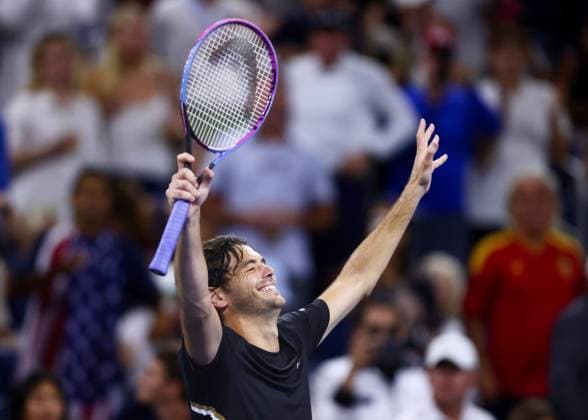 2025 US Open Tennis Championships, Day Eight, Billy Jean-King Tennis Centre, Flushing Meadows, New York, USA, 01 09 2025 Taylor Fritz (USA) celebrates winning his fourth round match against Tomas Machac (CZE) in the 2025 US Open at Flushing Meadows New York Billy Jean King Tennis Centre, Flushing Meadows New York USA Copyright: xMarkxGreenwoodx