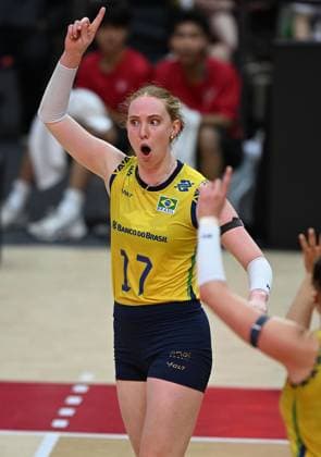 (250901) -- BANGKOK, Sept. 1, 2025 -- Julia Isabelle Bergmann of Brazil celebrates scoring with teammates during the Round of 16 match between Brazil and the Dominican Republic at the Volleyball Women s World Championship, WM, Weltmeisterschaft in Bangkok, Thailand, Aug. 31, 2025. ) (SP)THAILAND-BANGKOK-VOLLEYBALL-WOMEN S WORLD CHAMPIONSHIP-BRAZIL VS THE DOMINICAN REPUBLIC HouxZhaokang 