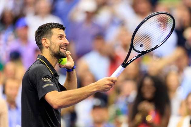 August 31, 2025, Flushing Meadows, New York, USA: Novak Djokovic hits autographed ball to fans after winning his match against Jan-Lennard Struff on Day 8 of the 2025 US Open at USTA Billie Jean King National Tennis Center on Sunday August 31, 2025 in the Flushing neighborhood of the Queens borough of New York City. JAVIER ROJAS PI Flushing Meadows USA - ZUMAp124 20250831_zaa_p124_170 Copyright: xJavierxRojasx