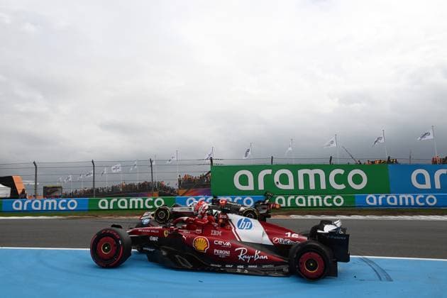 31.08.2025, xrarjax, Motorsport FIA Formel 1, 2025 Dutch Grand Prix v.l. Charles Leclerc (Ferrari) Startnummer 16 crasht seinen Wagen Unfall Crash Zandvoort