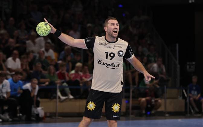 Tomas Babak am Ball Aktion Oberkörper Handball HBL Bundesliga Herren 1.Spieltag Saison 2025 2026 31.08.2025 Füchse Berlin vs. Bergischer HC