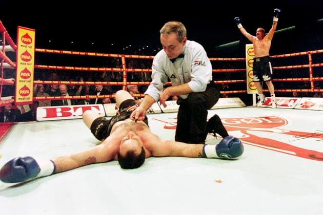 990319 Boxning, VM-Gala, Köpenhamn: Brian Nielsen, Danmark besegrar Ray Rocky Phillips, USA. *** 990319 Boxing, World Championship Gala, Copenhagen Brian Nielsen, Denmark defeats Ray Rocky Phillips, USA  Copyright: BILDBYRAN BB990319BB003