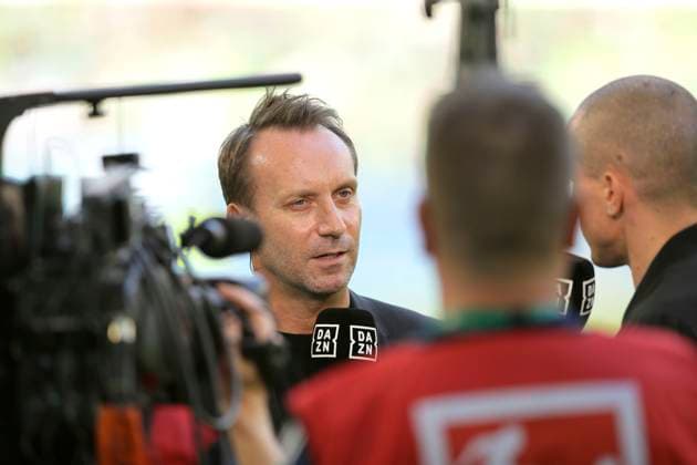 Foto : Sportdirektor in Wolfsburg .... Sebastian Schindzielorz ( ex Fussballprofi beim 1. FC Köln , in Bochum und in Wolfsburg ) Fussball 1. Bundesliga, 2. Spieltag am So. 31.08.2025 VfL Wolfsburg - FSV Mainz